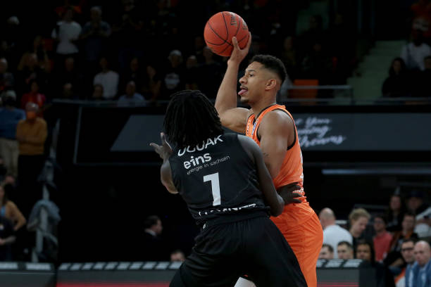 个身高悬殊 个身高悬殊