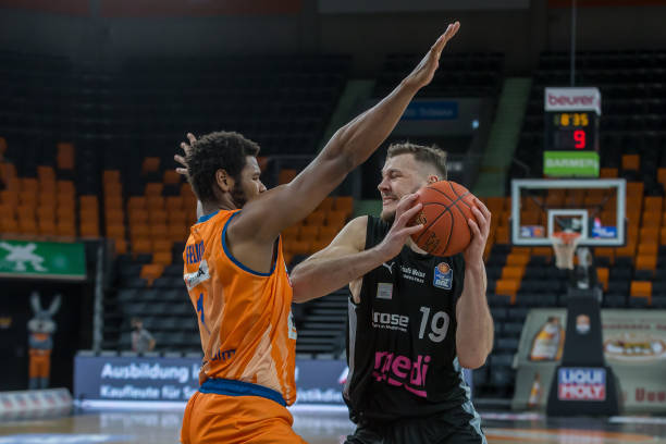 一直以顽强 一直以顽强