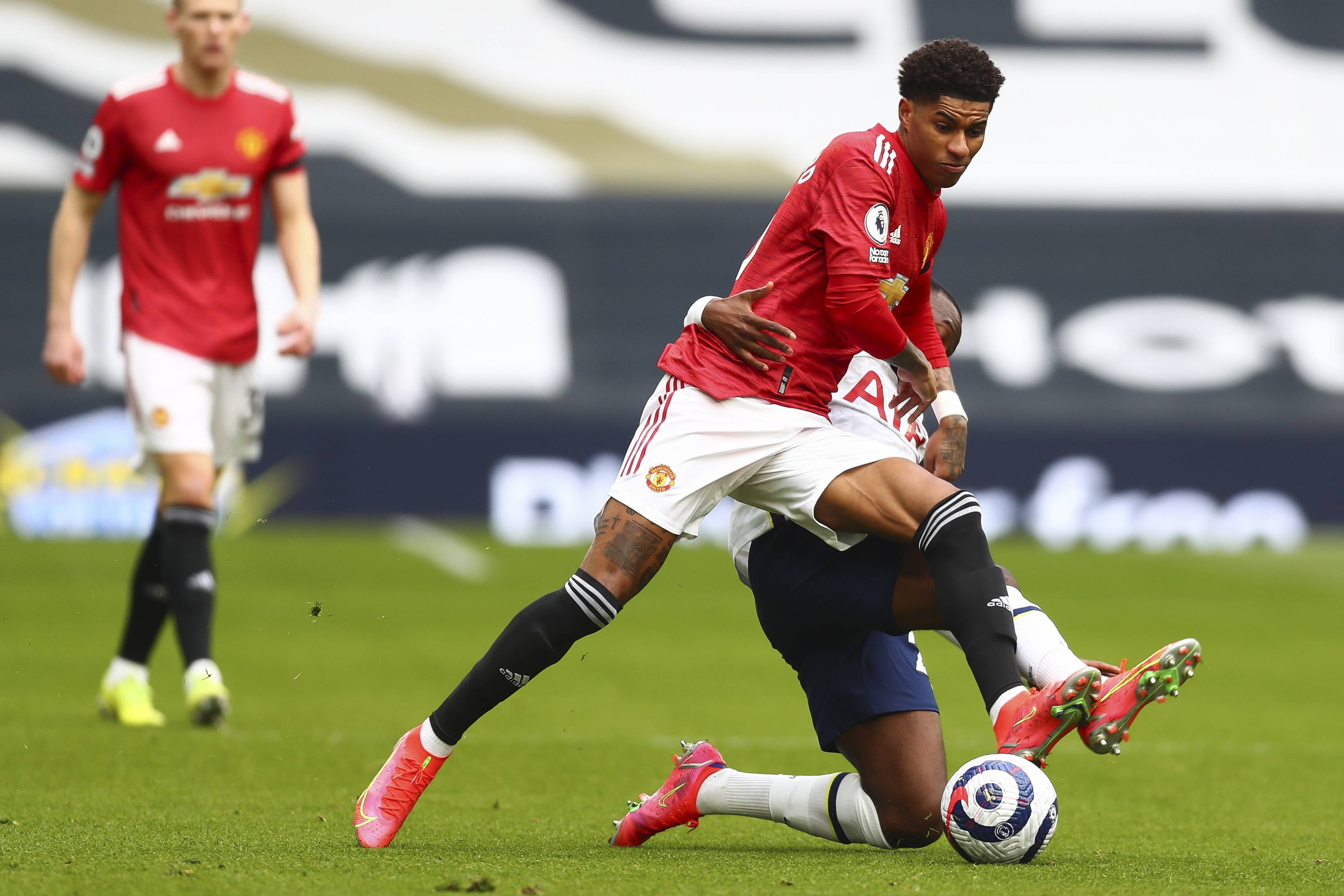 尤其是在传 尤其是在传