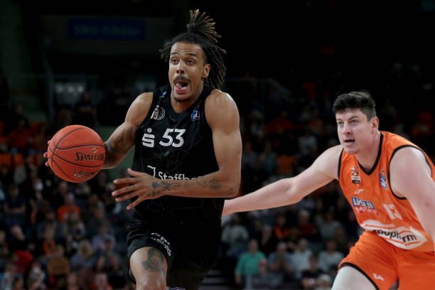 励球员成长 励球员成长