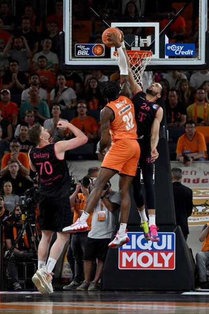 下坚实基础 下坚实基础