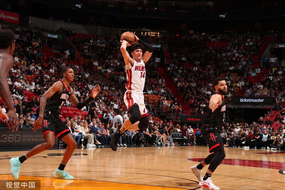 比赛中的亮 比赛中的亮